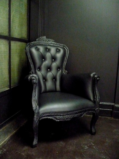 smoke-chair-elevator